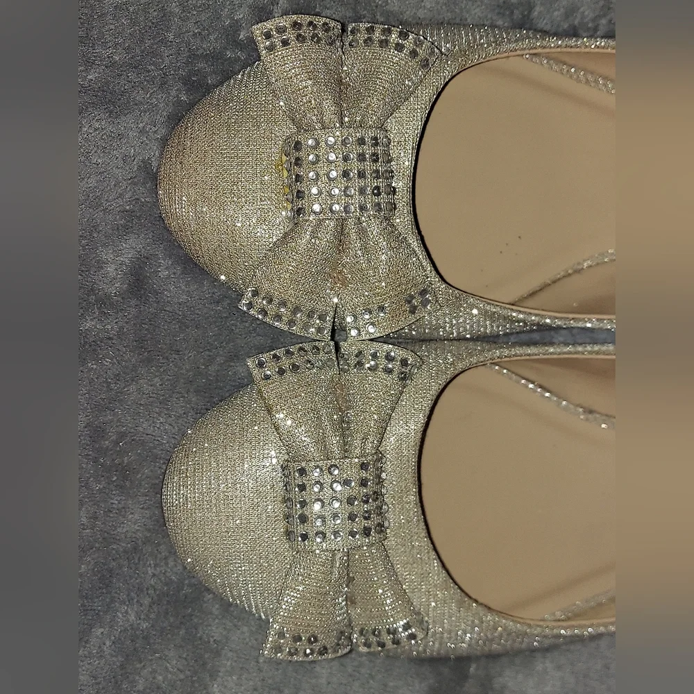 Flats - Picture 2 of 3